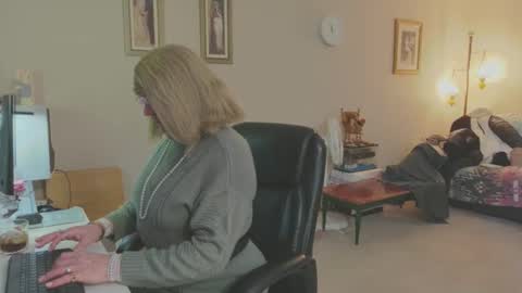 Melody online show from February 17, 6:03 pm