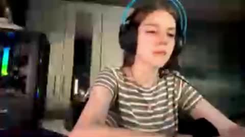 Hi Im Aria 18 years old online show from October 8, 6:22 am