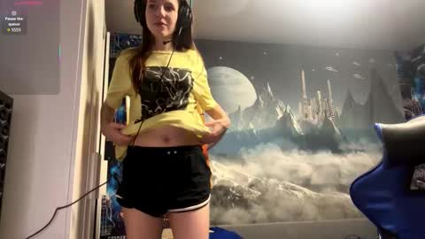 Snapshot of melonygriffen chatting on February 27, 5:57 pm Hi Im Aria 18 years old online show from February 27, 5:57 pm