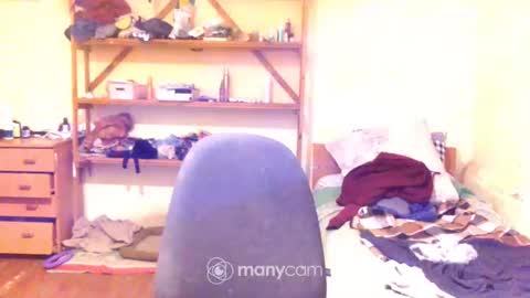 Snapshot of memorningdew chatting on January 18, 5:52 am Yummygirl online show from January 18, 5:52 am