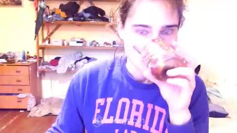 Snapshot of memorningdew chatting on September 28, 5:57 am Yummygirl online show from September 28, 5:57 am