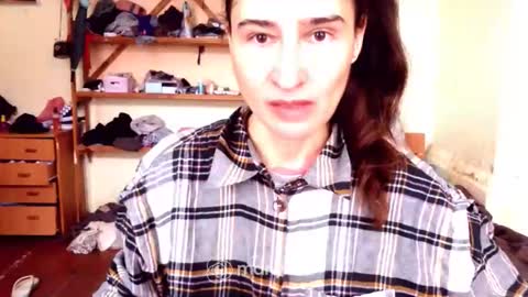 Snapshot of memorningdew chatting on February 15, 6:43 am Yummygirl online show from February 15, 6:43 am