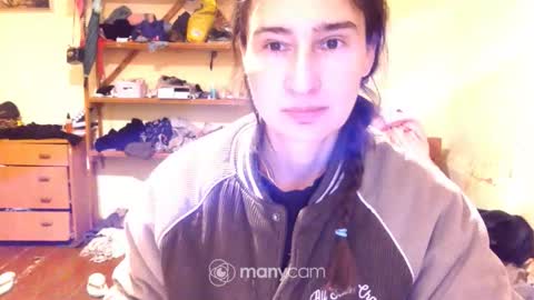 Snapshot of memorningdew chatting on February 18, 5:14 am Yummygirl online show from February 18, 5:14 am