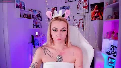 Snapshot of meow_amanda chatting on September 9, 5:56 pm your kitty Amanda online show from September 9, 5:56 pm