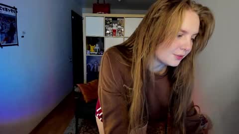Snapshot of meow_k1tty chatting on May 12, 4:09 am Flora Next stream November 17th at 6 GMT online show from May 12, 4:09 am