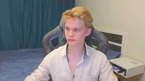 Mickey online show from October 20, 3:01 pm