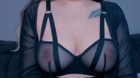 Snapshot of meow_rinnie chatting on July 11, 10:07 am My links --- online show from July 11, 10:07 am