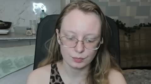 Snapshot of meowcr chatting on October 28, 7:05 pm meowcr online show from October 28, 7:05 pm