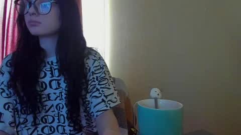 Snapshot of meowli chatting on March 12, 3:57 am meowli online show from March 12, 3:57 am