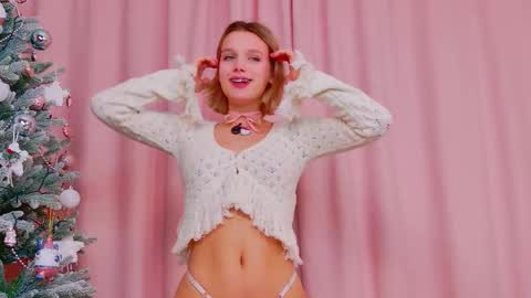 Snapshot of meowthlilu chatting on January 12, 3:45 am Lilu online show from January 12, 3:45 am