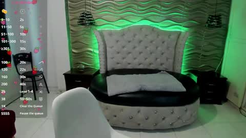 Snapshot of meraki_fraise chatting on January 12, 7:10 pm online show from January 12, 7:10 pm