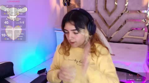 Snapshot of meraki_fraise chatting on November 6, 9:05 pm online show from November 6, 9:05 pm