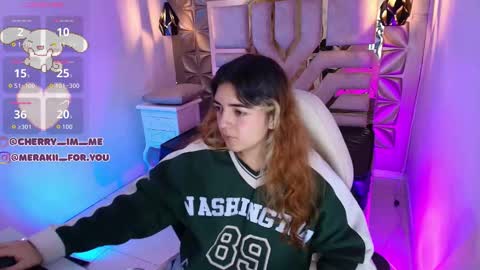 Snapshot of meraki_fraise chatting on November 20, 7:35 pm online show from November 20, 7:35 pm