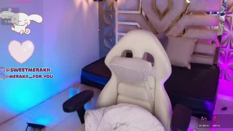 Snapshot of meraki_fraise chatting on February 6, 8:56 pm online show from February 6, 8:56 pm