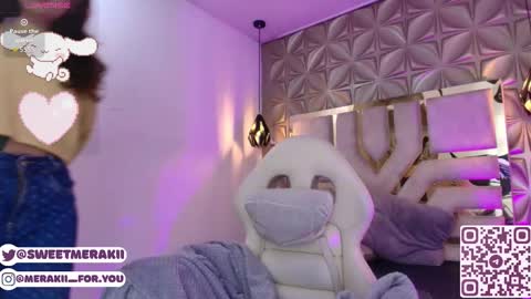 Snapshot of meraki_fraise chatting on February 19, 2:40 am online show from February 19, 2:40 am