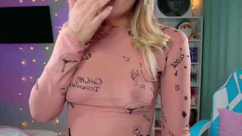 Molly online show from December 20, 4:30 am