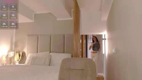 Snapshot of mercedessss_ chatting on November 17, 4:13 pm Mercedesss online show from November 17, 4:13 pm