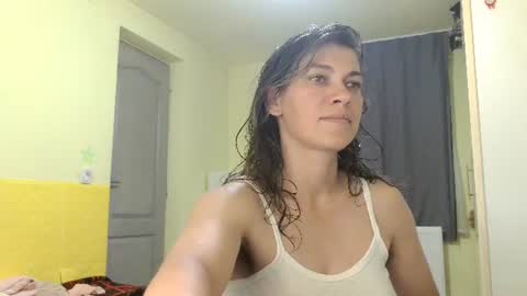 Snapshot of merciylove chatting on July 3, 4:57 pm Miss Helena online show from July 3, 4:57 pm