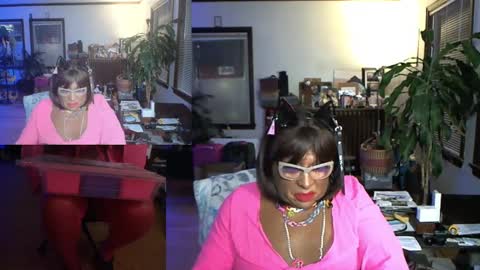 Snapshot of mercurybeetle chatting on January 13, 6:49 am Tsukiko online show from January 13, 6:49 am