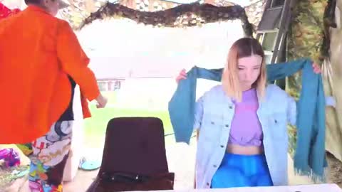 SOPHIE is the queen of squirt online show from March 23, 8:40 am