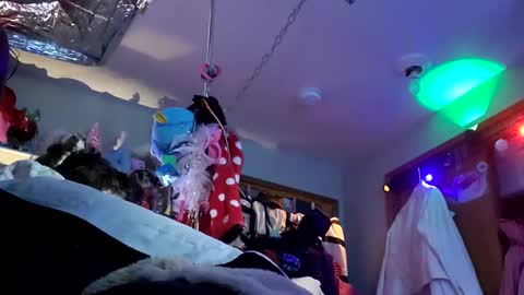 gurlnips online show from January 28, 4:08 pm