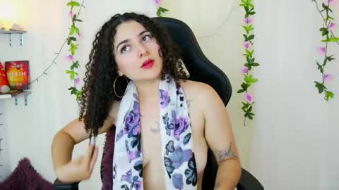 Snapshot of merida_bell18 chatting on February 25, 11:55 pm Merida Bell online show from February 25, 11:55 pm