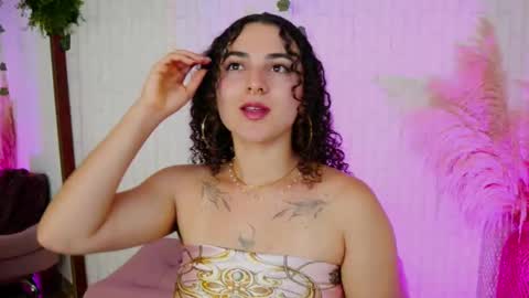 Snapshot of merida_bell18 chatting on September 23, 12:35 am Merida Bell online show from September 23, 12:35 am