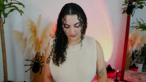 Snapshot of merida_bell18 chatting on October 23, 10:36 am Merida Bell online show from October 23, 10:36 am