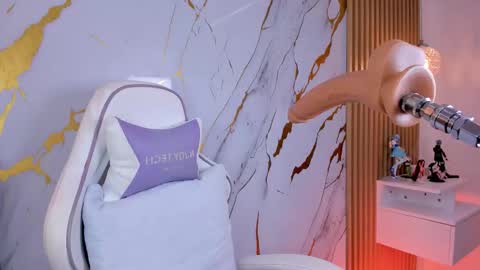 meridacute_ online show from October 16, 8:54 pm