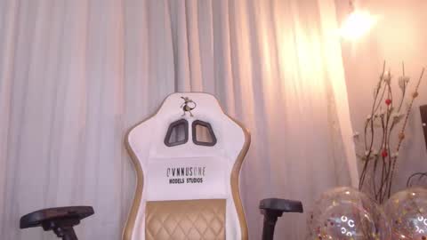 meriiiidaa online show from October 15, 3:50 am