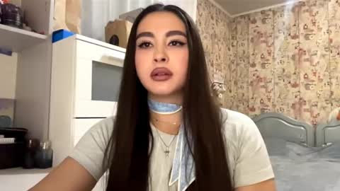 Enni online show from November 10, 4:39 pm