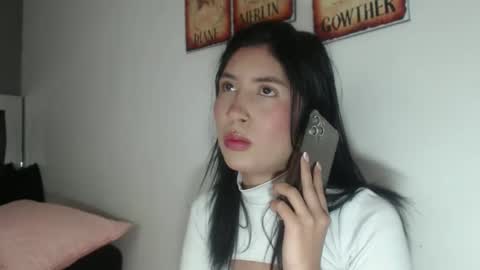 Snapshot of merlina_t chatting on June 4, 5:30 pm merlina_t online show from June 4, 5:30 pm
