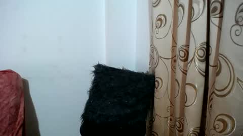 Snapshot of merlinaadams_ chatting on March 6, 4:49 pm Merlina online show from March 6, 4:49 pm