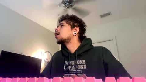 Snapshot of merlinharriss chatting on February 17, 3:31 pm Merlinz Magic online show from February 17, 3:31 pm