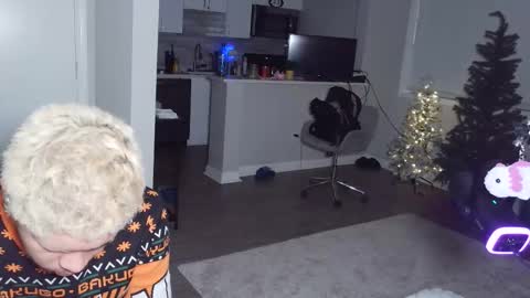 Snapshot of merlinharriss chatting on December 16, 3:55 am Merlinz Magic online show from December 16, 3:55 am