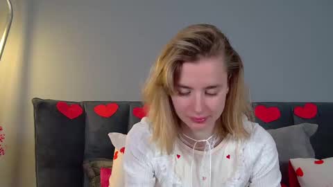 Snapshot of merlinmeyer chatting on February 15, 6:21 am Merlin online show from February 15, 6:21 am