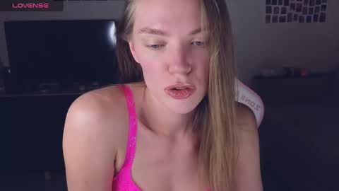 Snapshot of merry_dancers_ chatting on December 30, 5:02 pm Susan online show from December 30, 5:02 pm