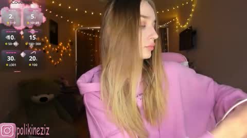 Snapshot of merryl_clark chatting on January 18, 9:57 am Sara online show from January 18, 9:57 am