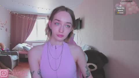 Snapshot of merryl_clark chatting on May 18, 12:00 pm Sara online show from May 18, 12:00 pm