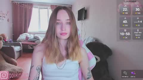 Snapshot of merryl_clark chatting on May 19, 10:32 am Sara online show from May 19, 10:32 am