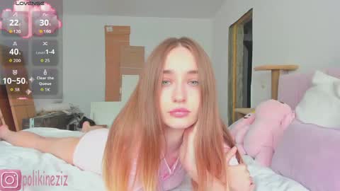 Snapshot of merryl_clark chatting on June 4, 12:44 pm Sara online show from June 4, 12:44 pm