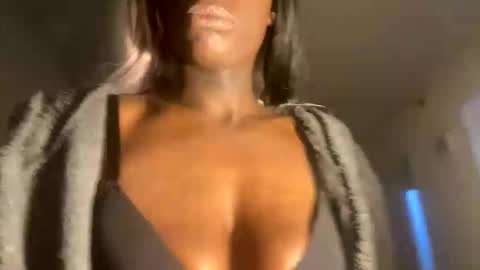 Snapshot of mertonalexis chatting on May 31, 3:58 am Alexismerton online show from May 31, 3:58 am