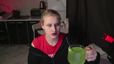 Snapshot of mertyxxx chatting on February 21, 10:22 pm Merty online show from February 21, 10:22 pm