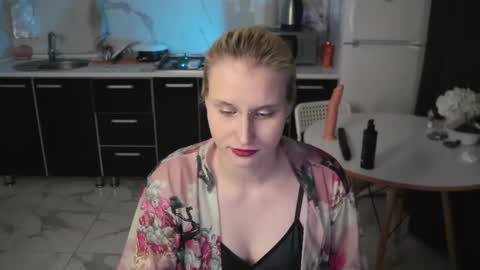 Snapshot of mertyxxx chatting on February 25, 10:30 pm Merty online show from February 25, 10:30 pm