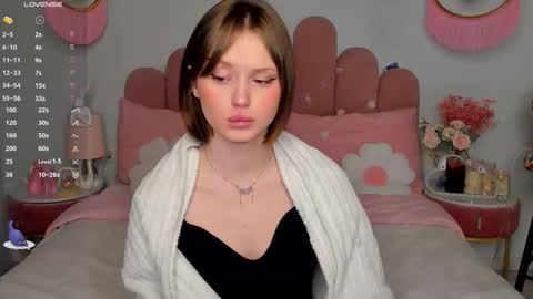 Snapshot of merylew chatting on February 3, 6:22 am Anna online show from February 3, 6:22 am