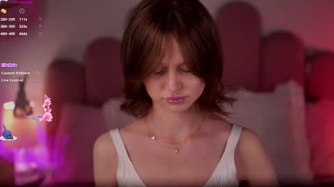 Snapshot of merylew chatting on July 4, 5:13 am Anna online show from July 4, 5:13 am