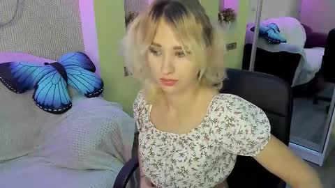 merymidnight online show from November 12, 6:58 am