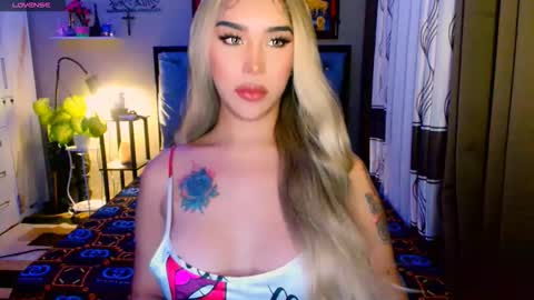 Snapshot of mesmerizingfuckdoll chatting on November 16, 2:39 am mistress jasmine online show from November 16, 2:39 am