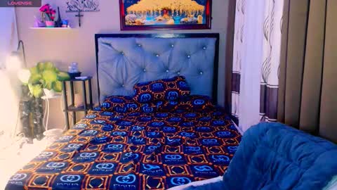 Snapshot of mesmerizingfuckdoll chatting on November 17, 2:06 am mistress jasmine online show from November 17, 2:06 am