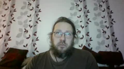 Snapshot of metallbuddy chatting on December 19, 6:45 am ask me online show from December 19, 6:45 am